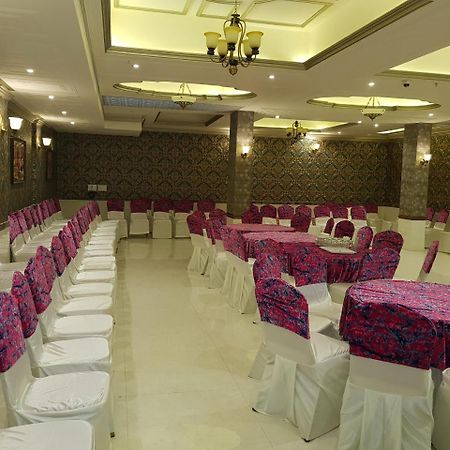 Hotel Posh Chandigarh Luaran gambar