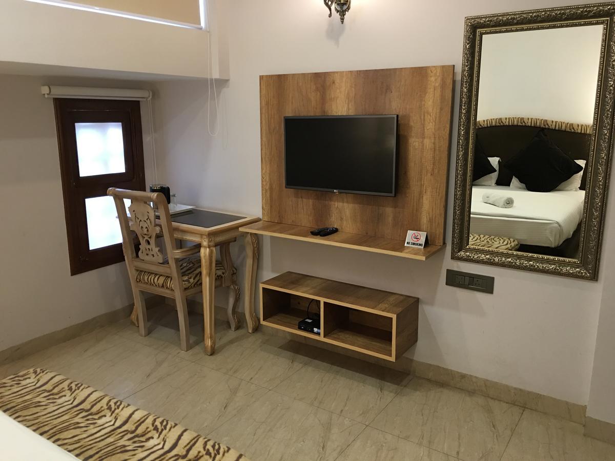 Hotel Posh Chandigarh Luaran gambar