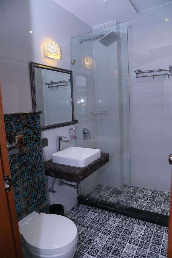 Hotel Posh Chandigarh Luaran gambar