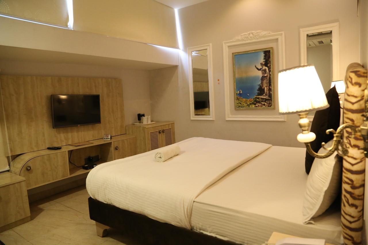 Hotel Posh Chandigarh Luaran gambar