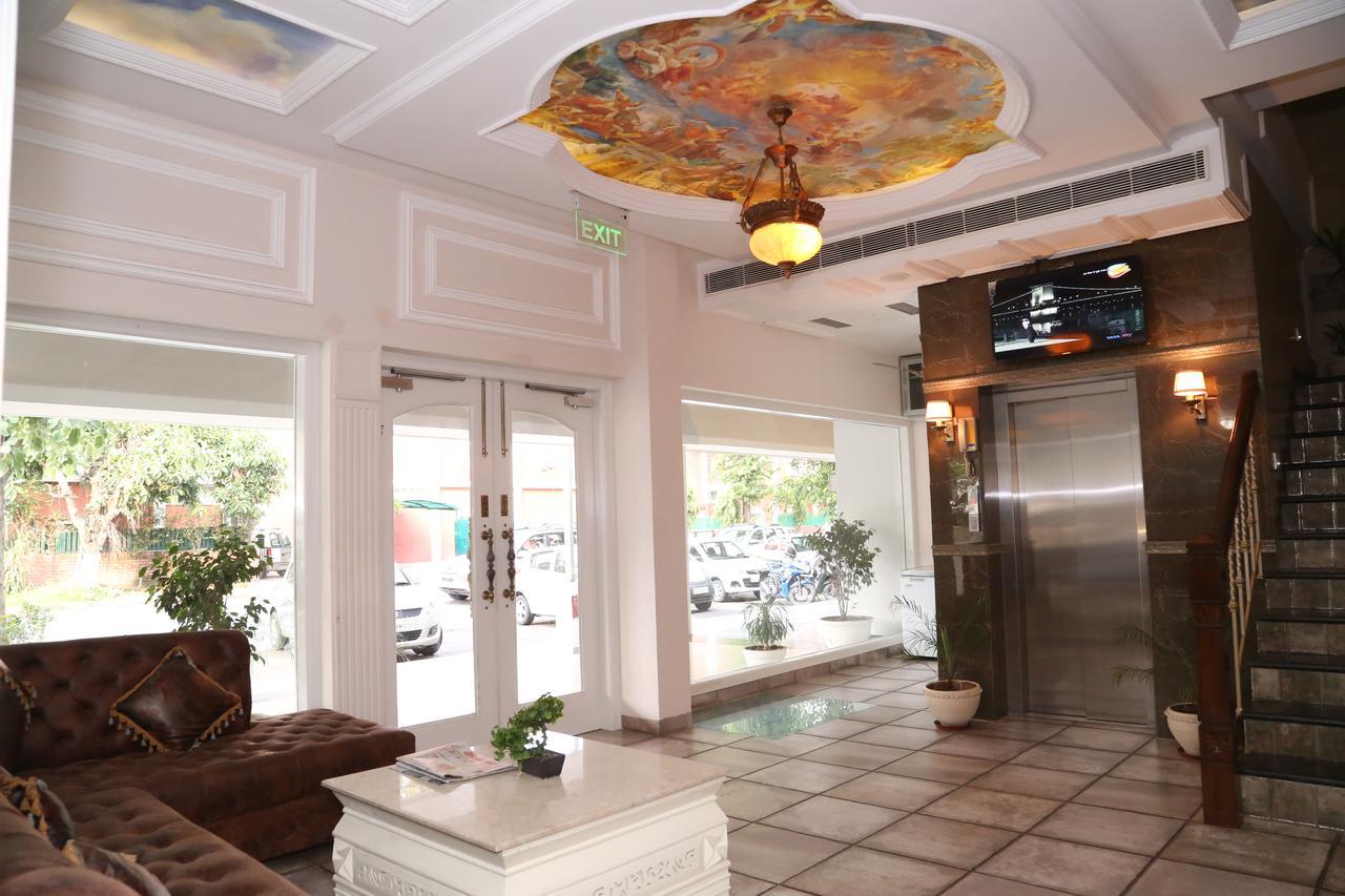 Hotel Posh Chandigarh Luaran gambar