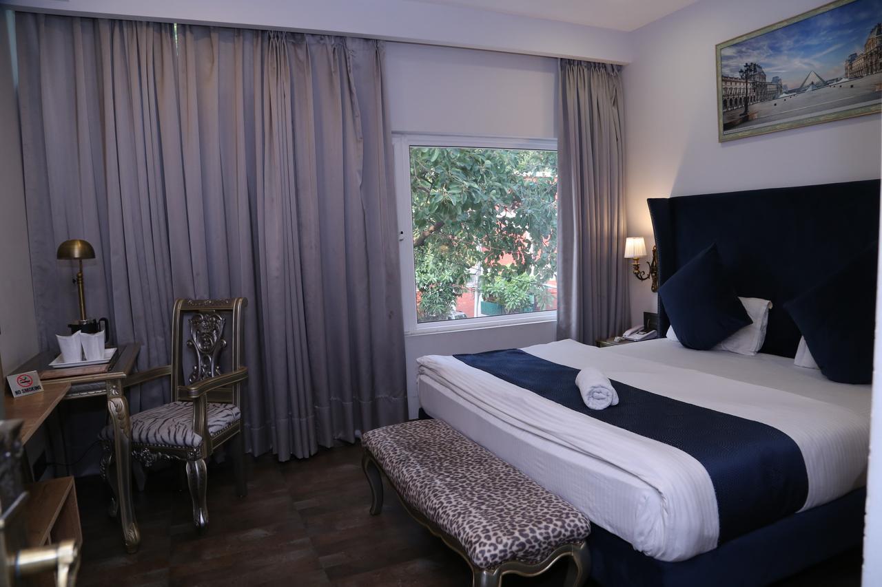 Hotel Posh Chandigarh Luaran gambar