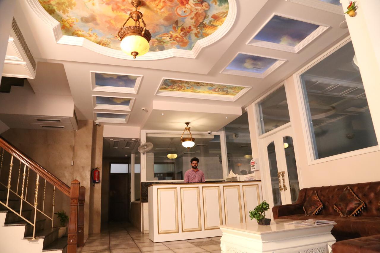 Hotel Posh Chandigarh Luaran gambar
