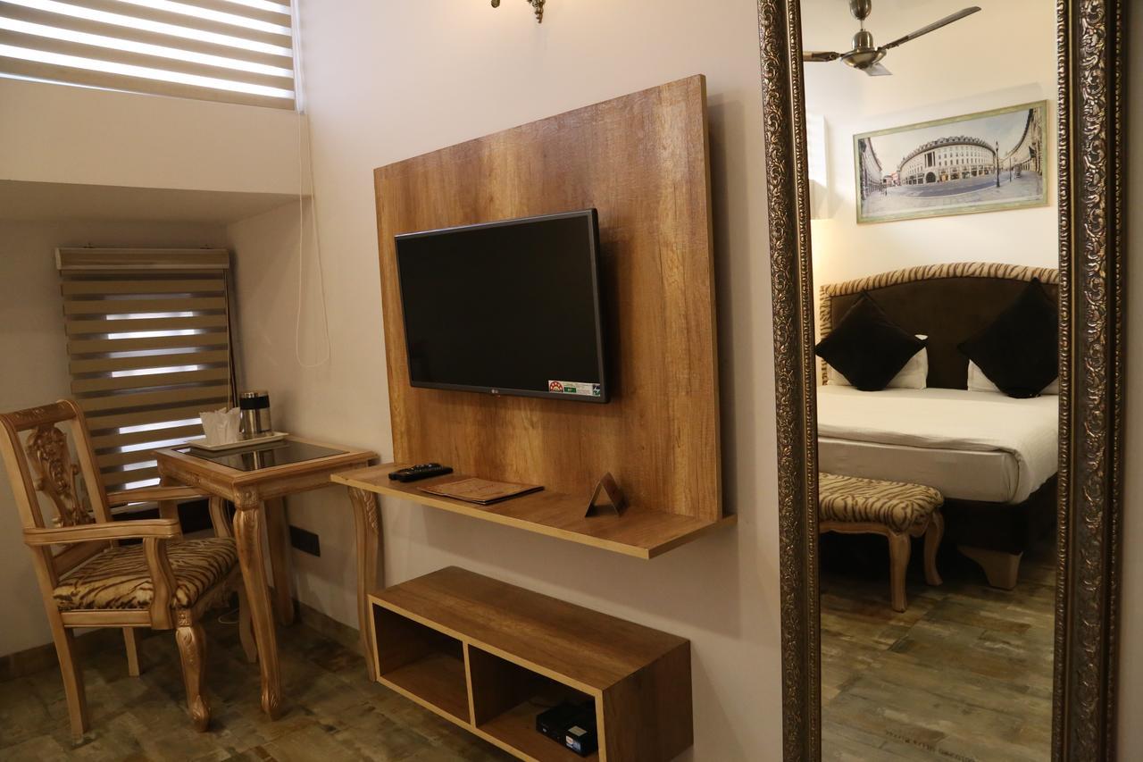 Hotel Posh Chandigarh Luaran gambar