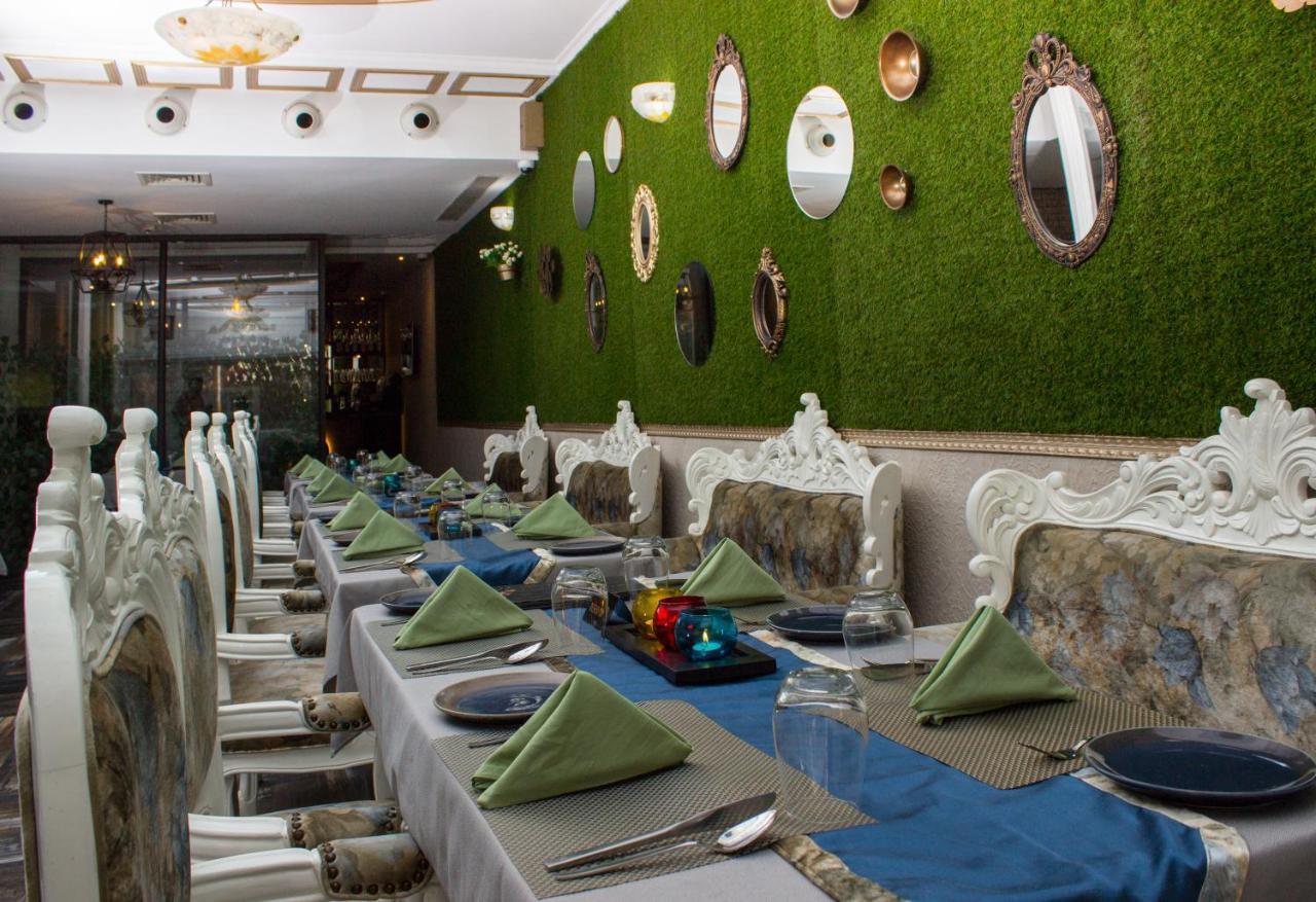 Hotel Posh Chandigarh Luaran gambar